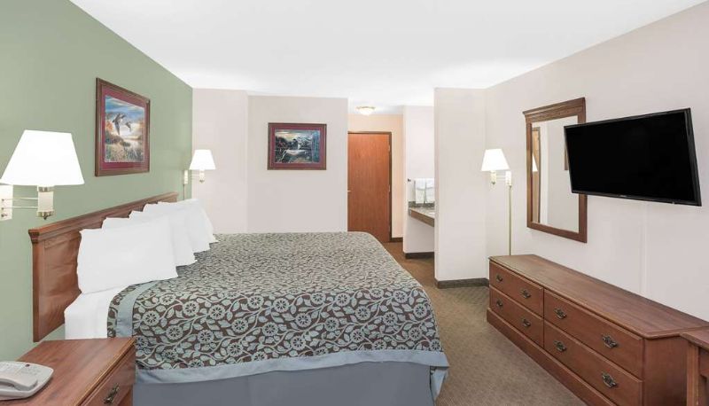 Zimmer - Days Inn & Suites by Wyndham Brinkley