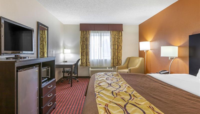 Zimmer - Rodeway Inn Coopersville