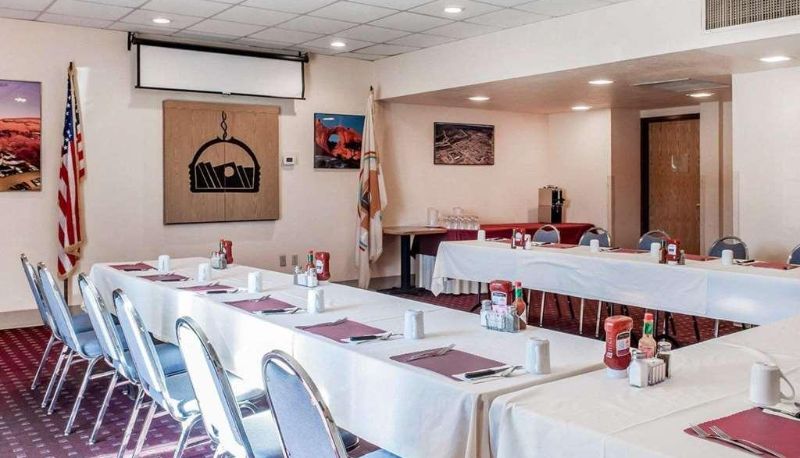 Conference room - Quality Inn Navajo Nation Capital