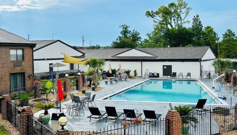 Zwembad - Ameris At Home Inn & Suites