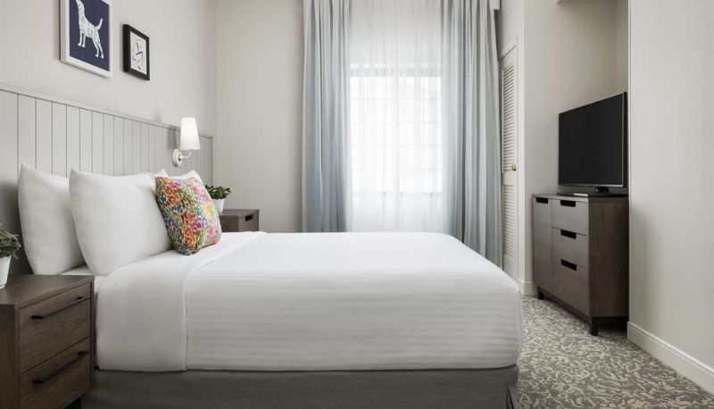 Suite - Sonesta ES Suites Toronto