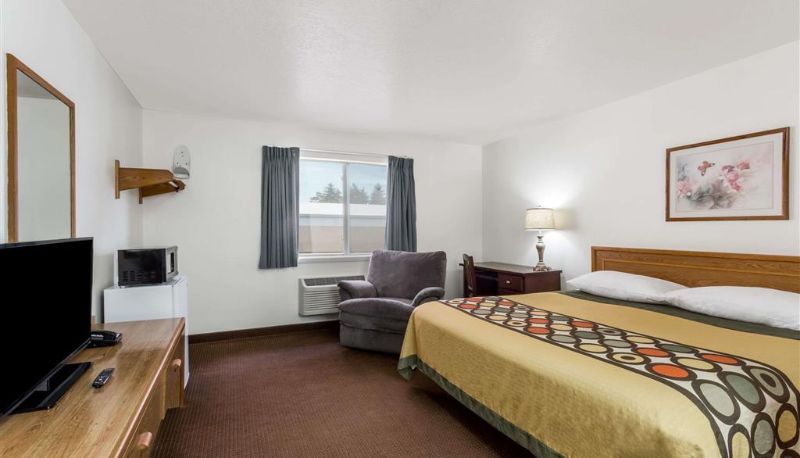 Room - Super 8 by Wyndham Rexburg