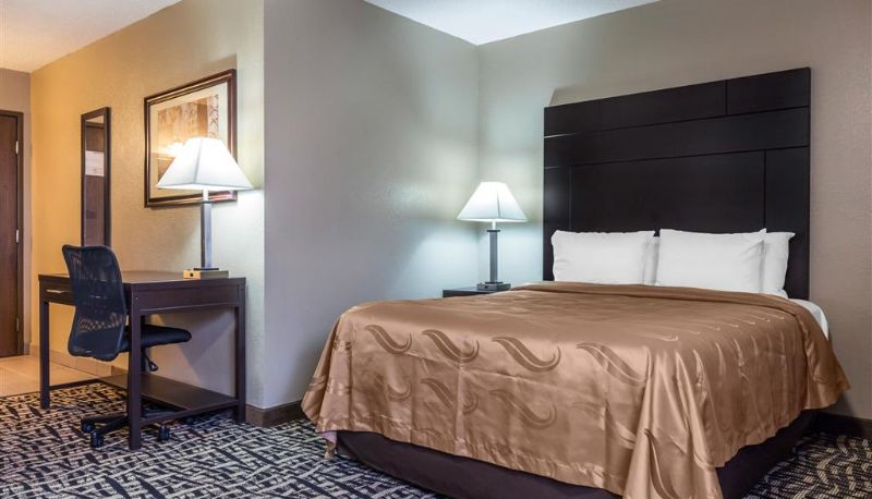 Camera - Quality Inn Lamar