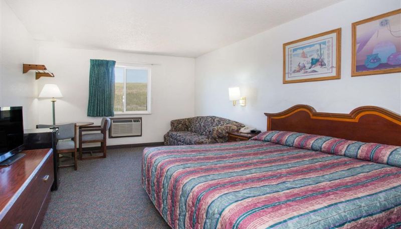 Zimmer - Super 8 by Wyndham Limon