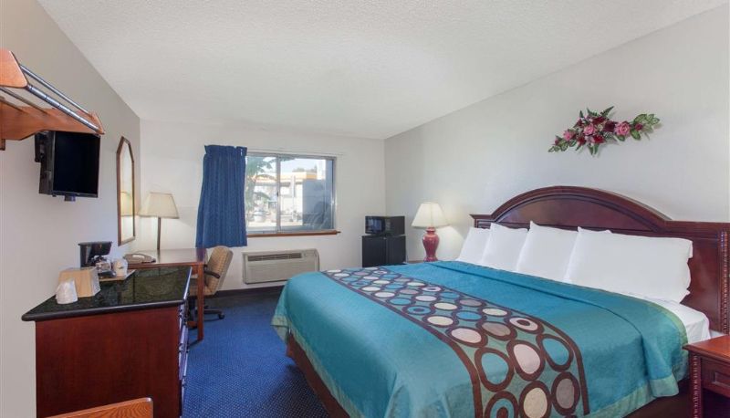 Zimmer - Super 8 by Wyndham Selma/Fresno Area