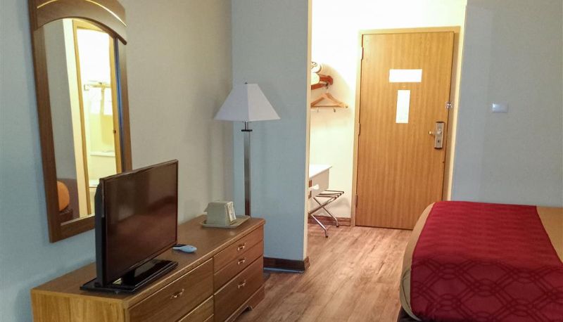 Camera - Econo Lodge Maquoketa