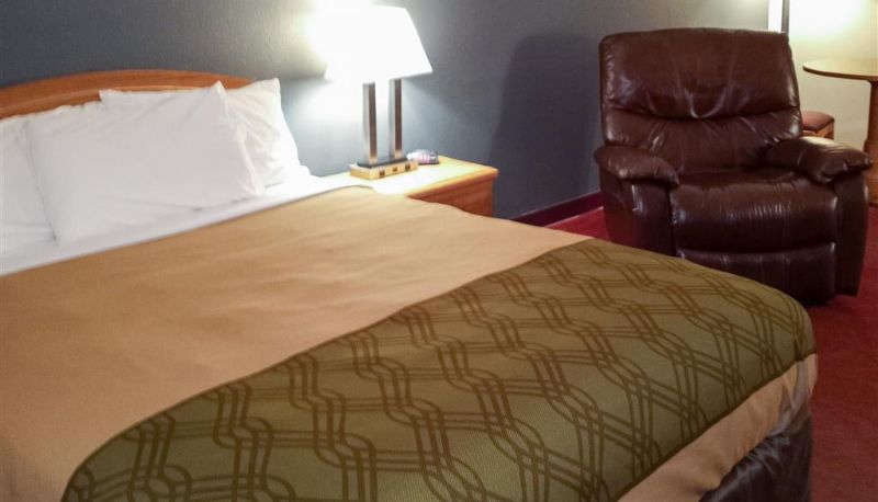 Zimmer - Econo Lodge Maquoketa