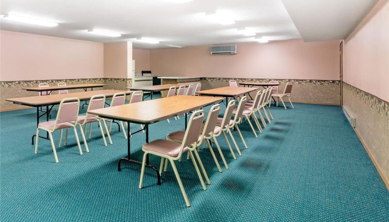 Sala conferenze - Super 8 by Wyndham Milbank SD
