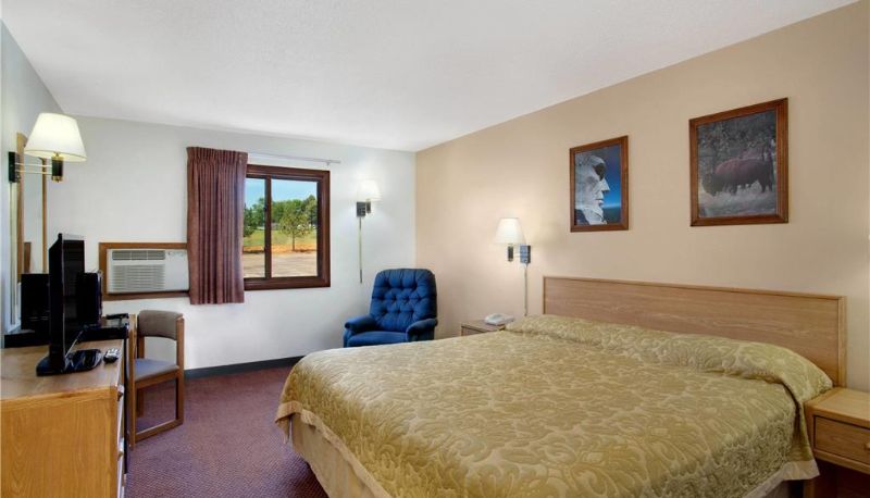 Camera - Super 8 by Wyndham Hot Springs