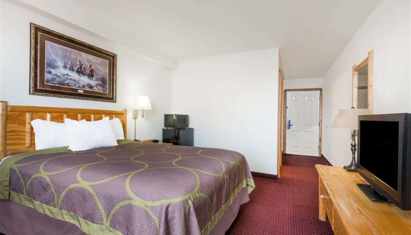 Room - Super 8 by Wyndham Powell