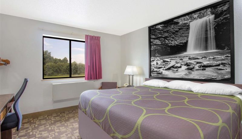 Zimmer - Super 8 by Wyndham Appomattox VA