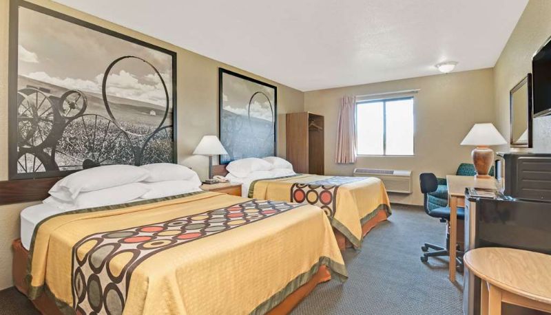Room - Super 8 by Wyndham Spokane/West