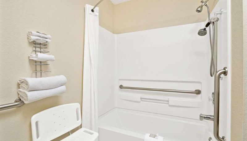 Room - Super 8 by Wyndham Spokane/West