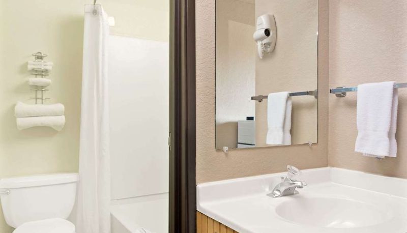 Zimmer - Super 8 by Wyndham Spokane/West