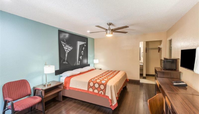 Kamer - Super 8 by Wyndham Austin University/Downtown Area