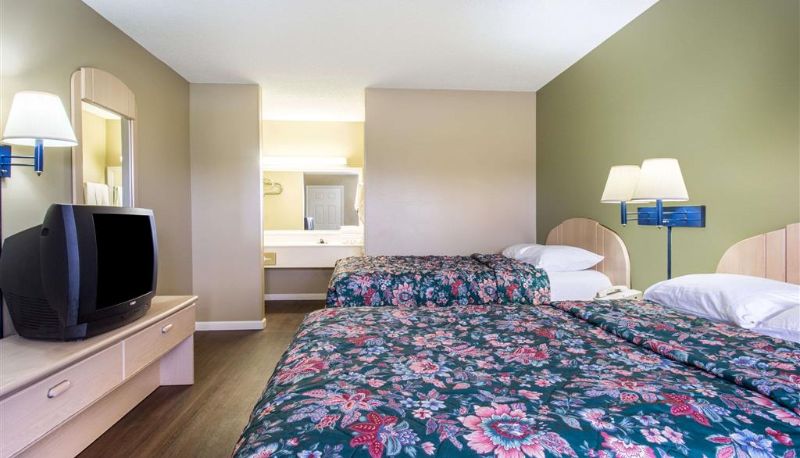 Habitación - Super 8 by Wyndham Monticello