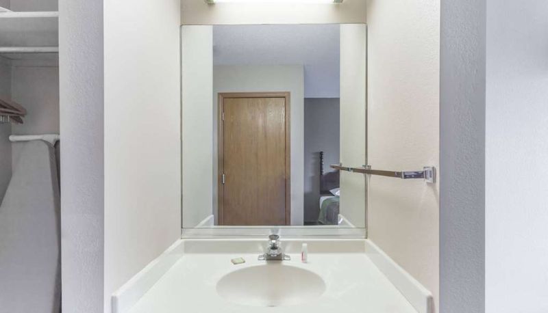 Kamer - Super 8 by Wyndham Yorkville