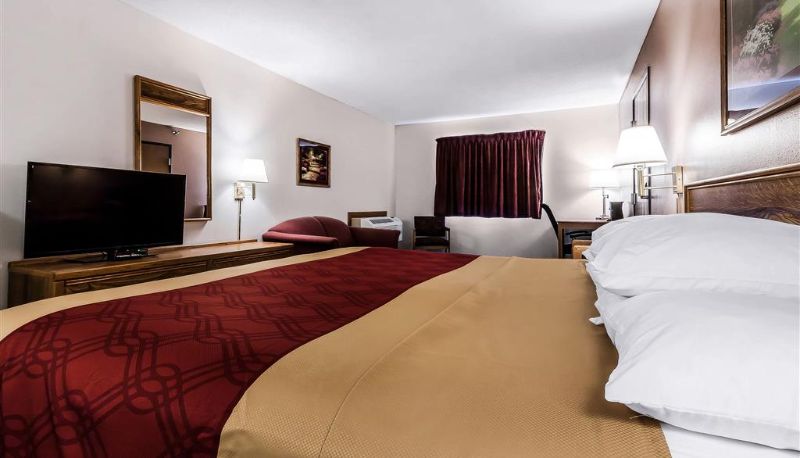Zimmer - Rodeway Inn Holdrege