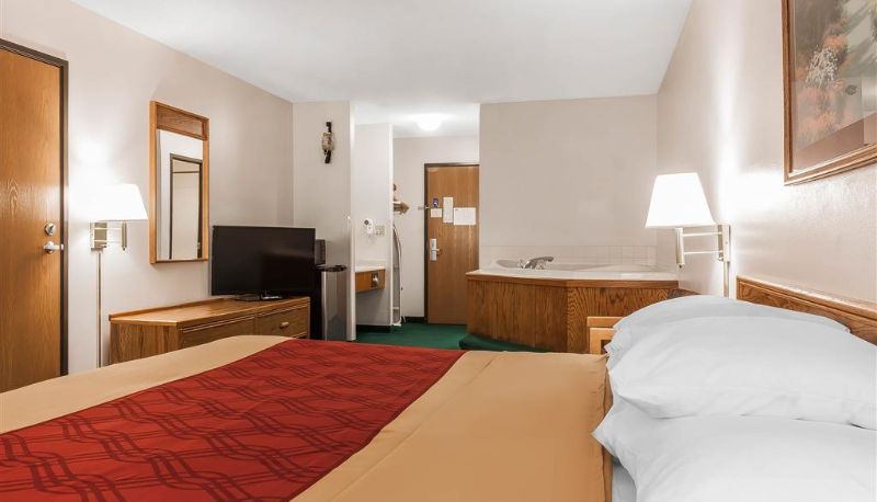 Zimmer - Rodeway Inn Holdrege