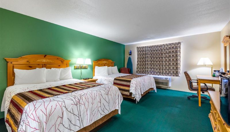 Zimmer - Rodeway Inn Milaca