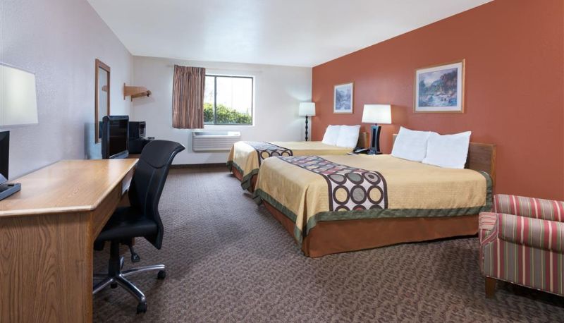 Room - Super 8 by Wyndham Morgantown
