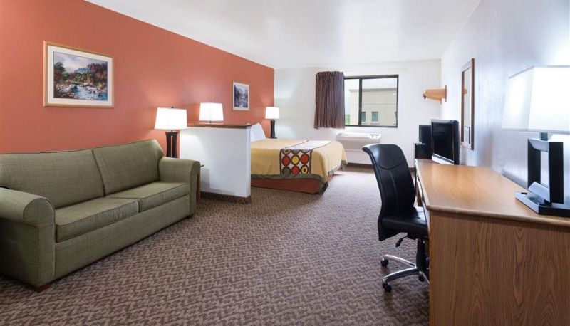 Room - Super 8 by Wyndham Morgantown