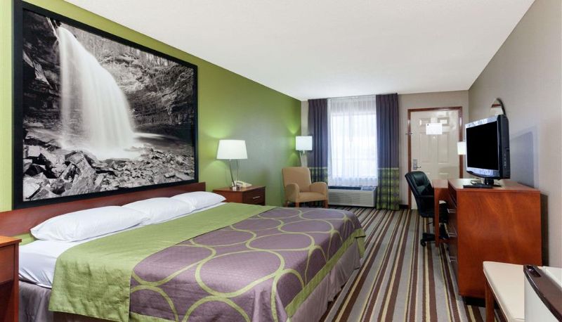 Zimmer - Super 8 by Wyndham Clarksville Northeast