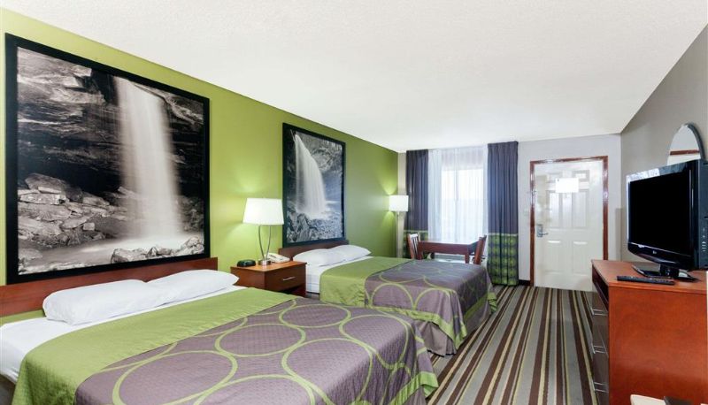 Zimmer - Super 8 by Wyndham Clarksville Northeast