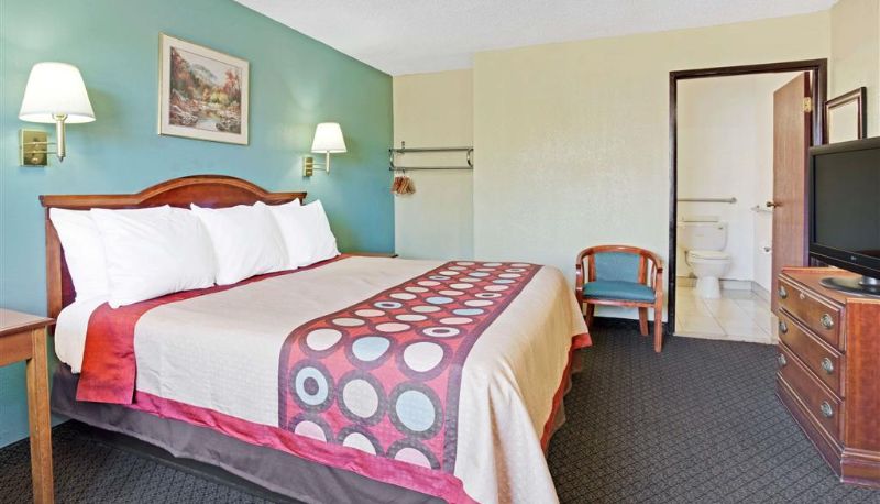 Zimmer - Super 8 by Wyndham Tucson Downtown Convention Center