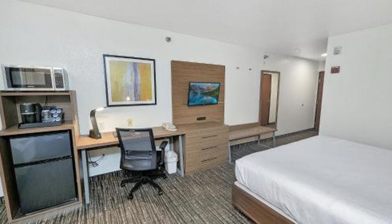 Camera - Estherville Hotel & Suites