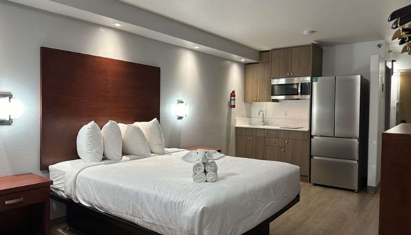 Pokój - SureStay Plus by Best Western Brooks
