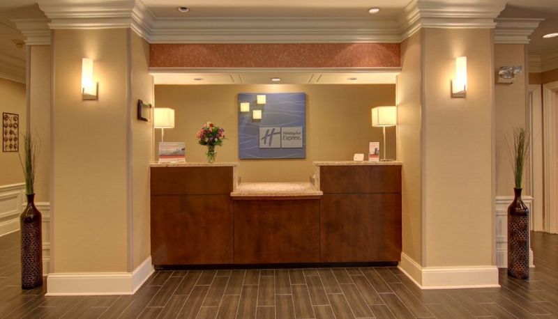 Hal - Holiday Inn Express & Suites ALPHARETTA - WINDWARD PARKWAY by IHG