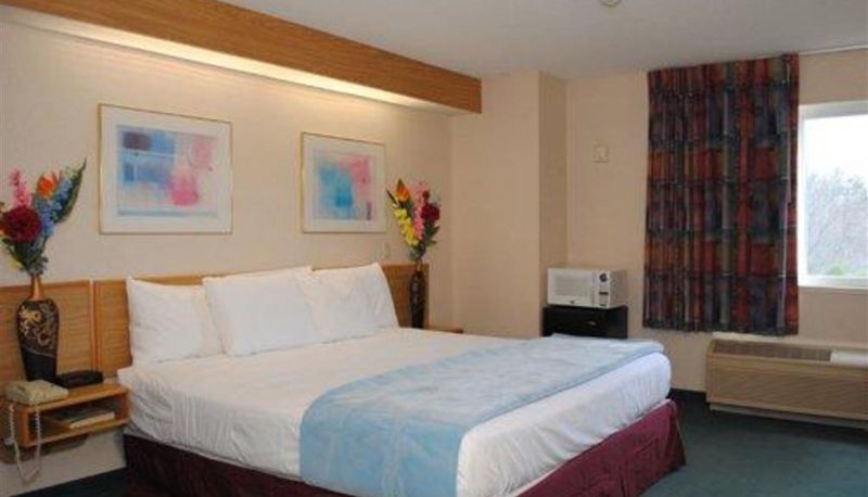 Zimmer - Rodeway Inn Willington North