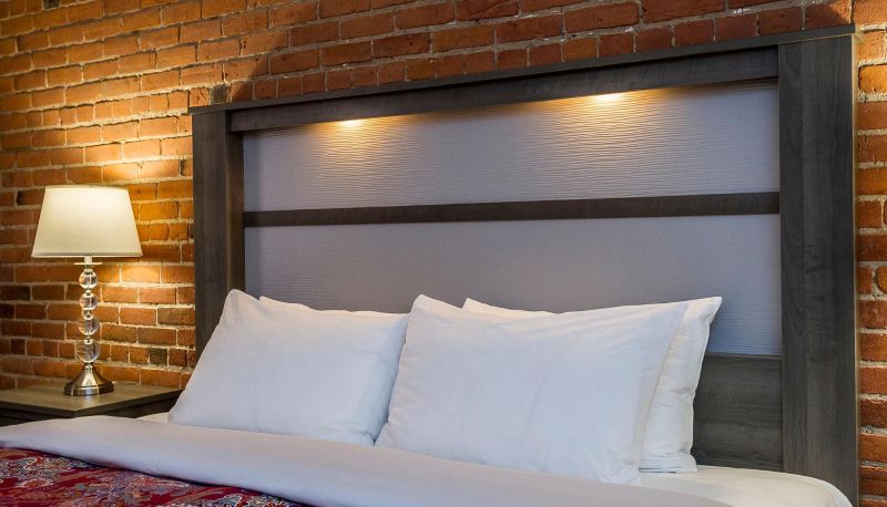 Chambre - HOTEL & SUITES LES LAURENTIDES ST SAUVEU