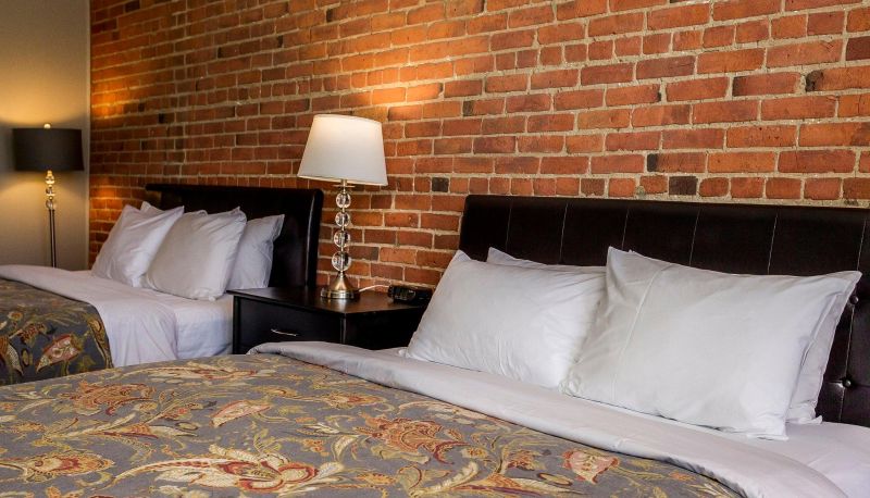 Chambre - HOTEL & SUITES LES LAURENTIDES ST SAUVEU