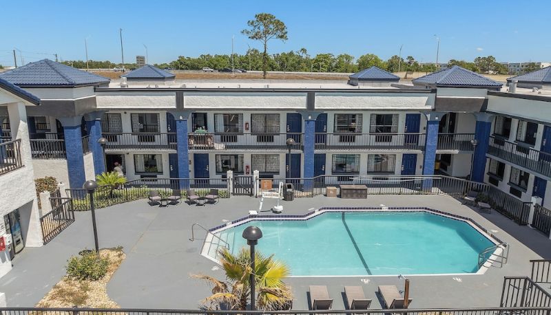 Basen - Baymont by Wyndham Orlando East