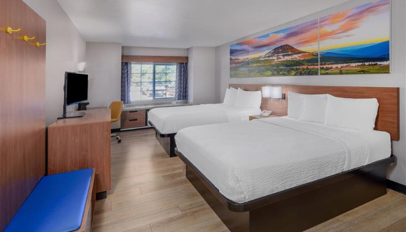Camera - Days Inn and Suites by Wyndham Greeley