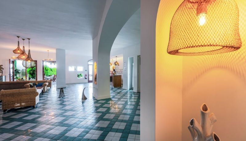 ホール - Hotel Baia di Puolo