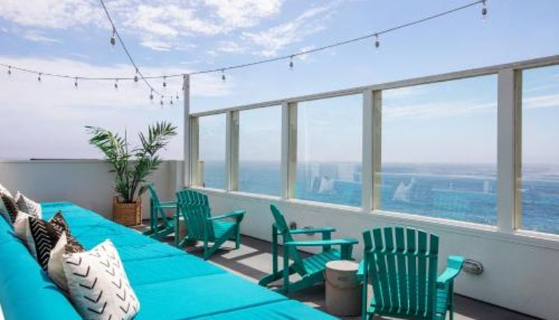 Bar - Cambria Beach Lodge