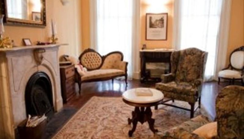 Info - Fairchild House Bed & Breakfast