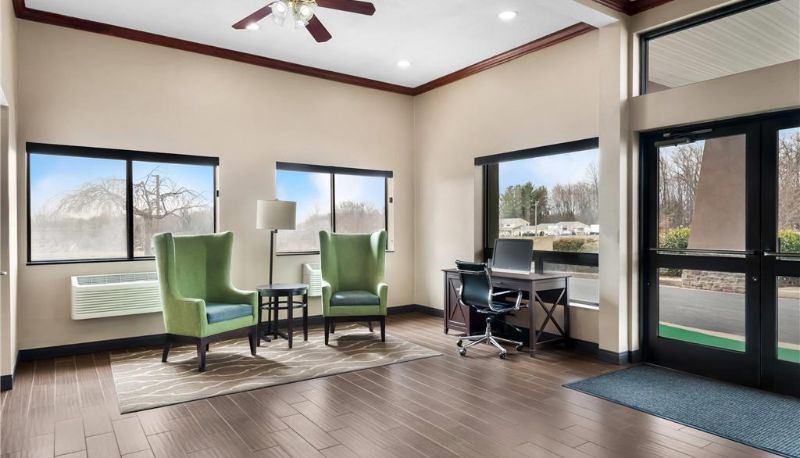 Lobby - Comfort Inn & Suites North East