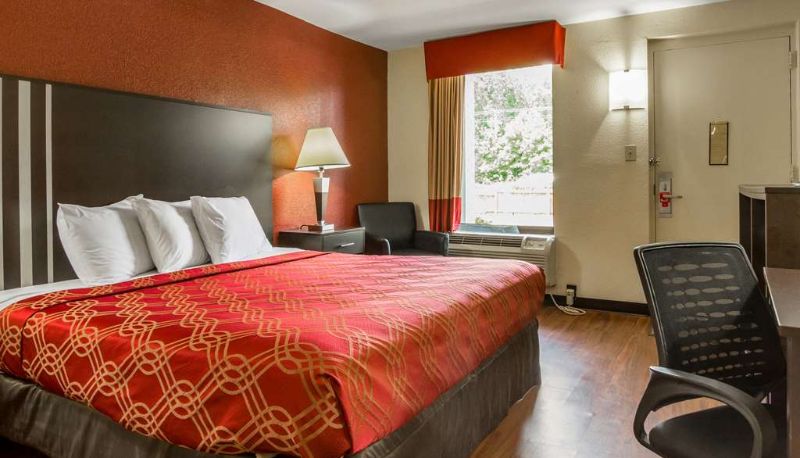 Room - Econo Lodge Research Triangle Park