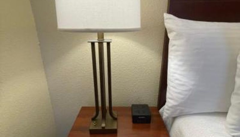 Zimmer - Governors Inn Hotel