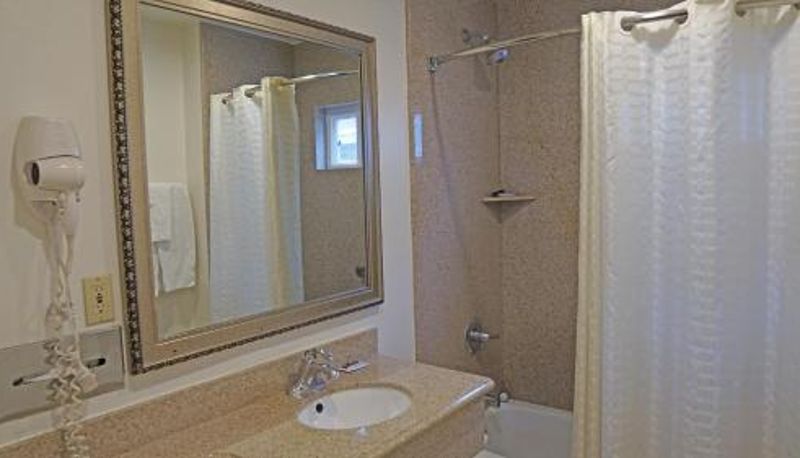 Bilgi - Redondo Inn and Suites