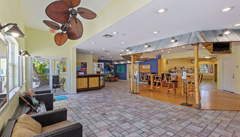 Lobby - Tropical Palms Resort