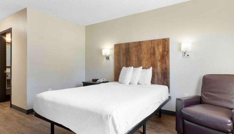 Room - Extended Stay America - Houston - Katy Freeway - Energy Corridor