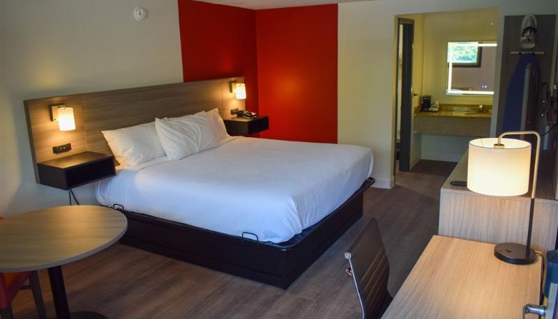 Kamer - Ramada by Wyndham Cleveland Airport West