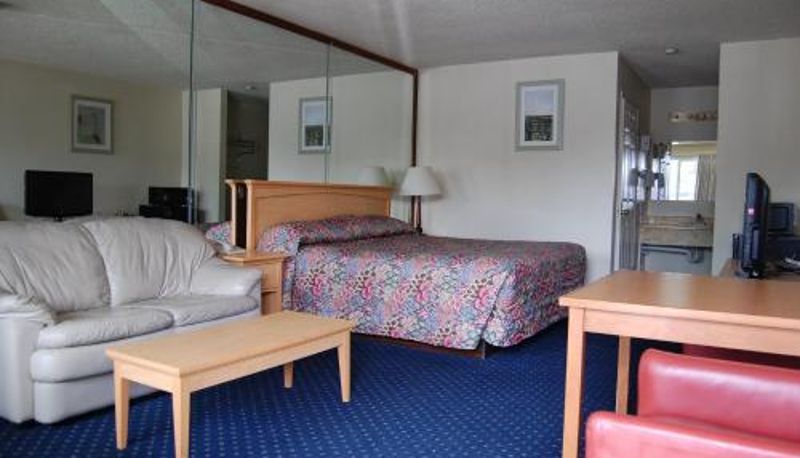 Zimmer - Western Inn Lakewood