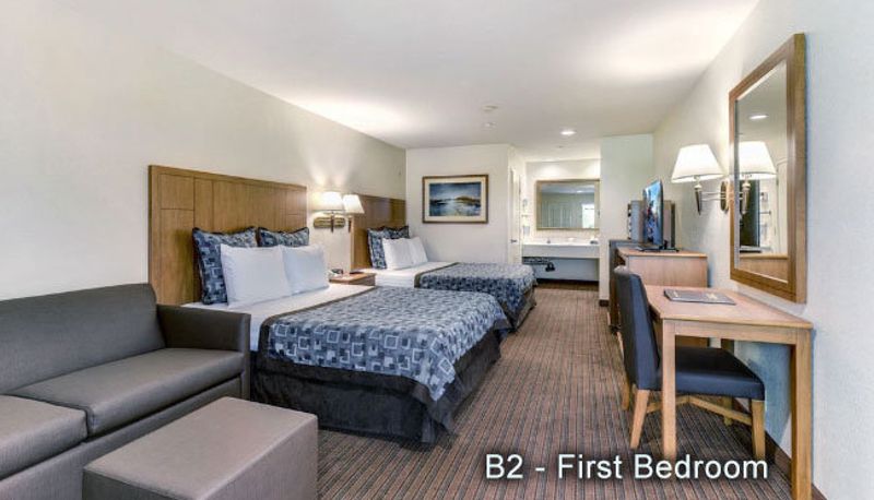 Suite - Anaheim Desert Inn & Suites