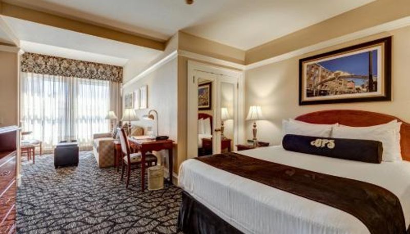 Suite - Gaslamp Plaza Suites